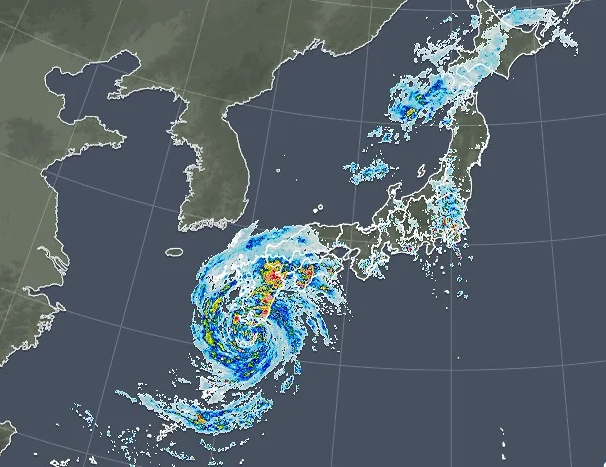 大型の台風14号にお気を付けください