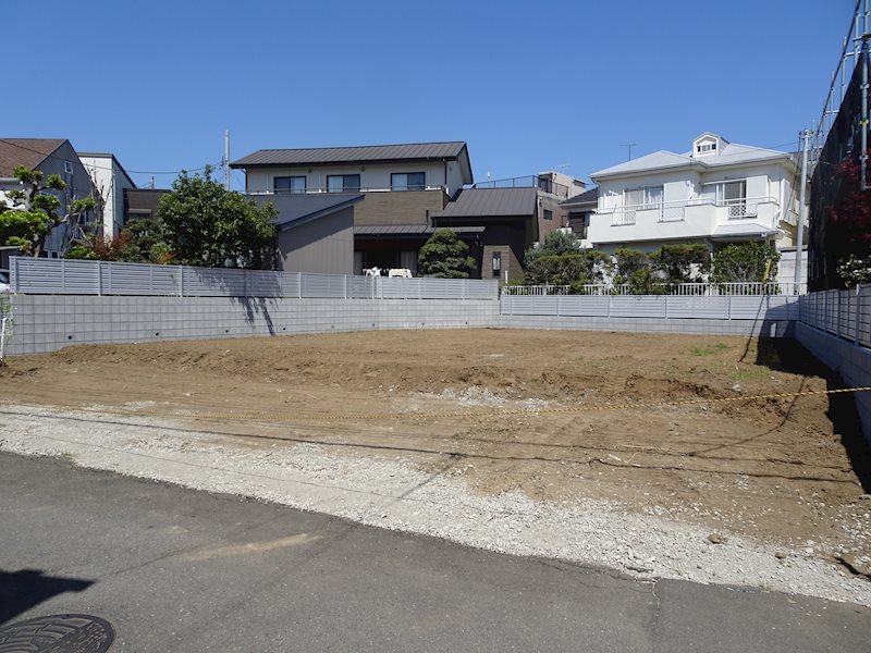 小和田三丁目　建築条件なし売地 現地写真（前面道路含む現地写真）