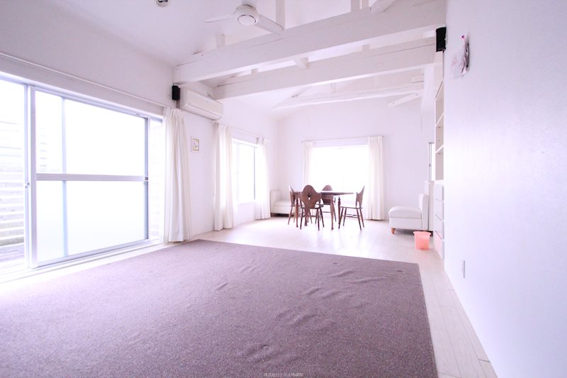 大磯中古戸建 内観写真（リビング）