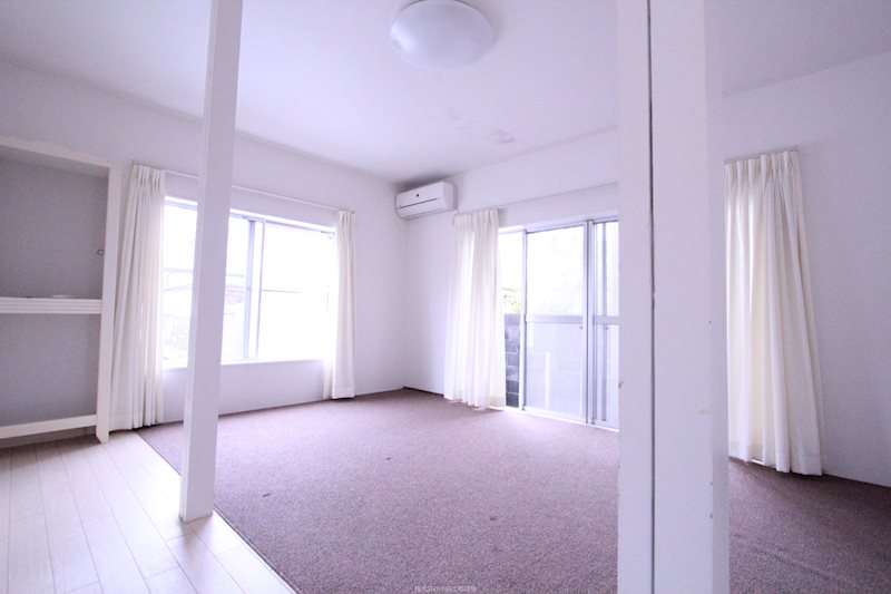 大磯中古戸建 内観写真（リビング）
