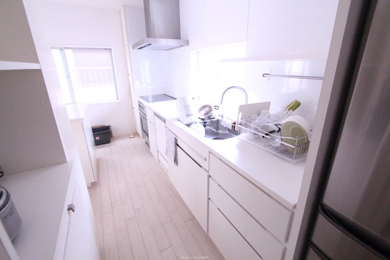 大磯中古戸建 内観写真（キッチン）