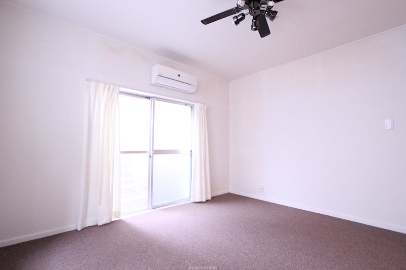 大磯中古戸建 内観写真（リビング以外の居室）