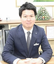 スタッフ 井田